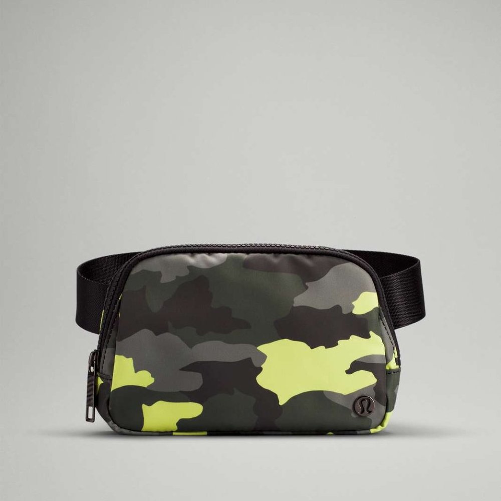 Lululemon Everywhere Belt Bag Heritage 365 Camo Neo Mint Multi/Black